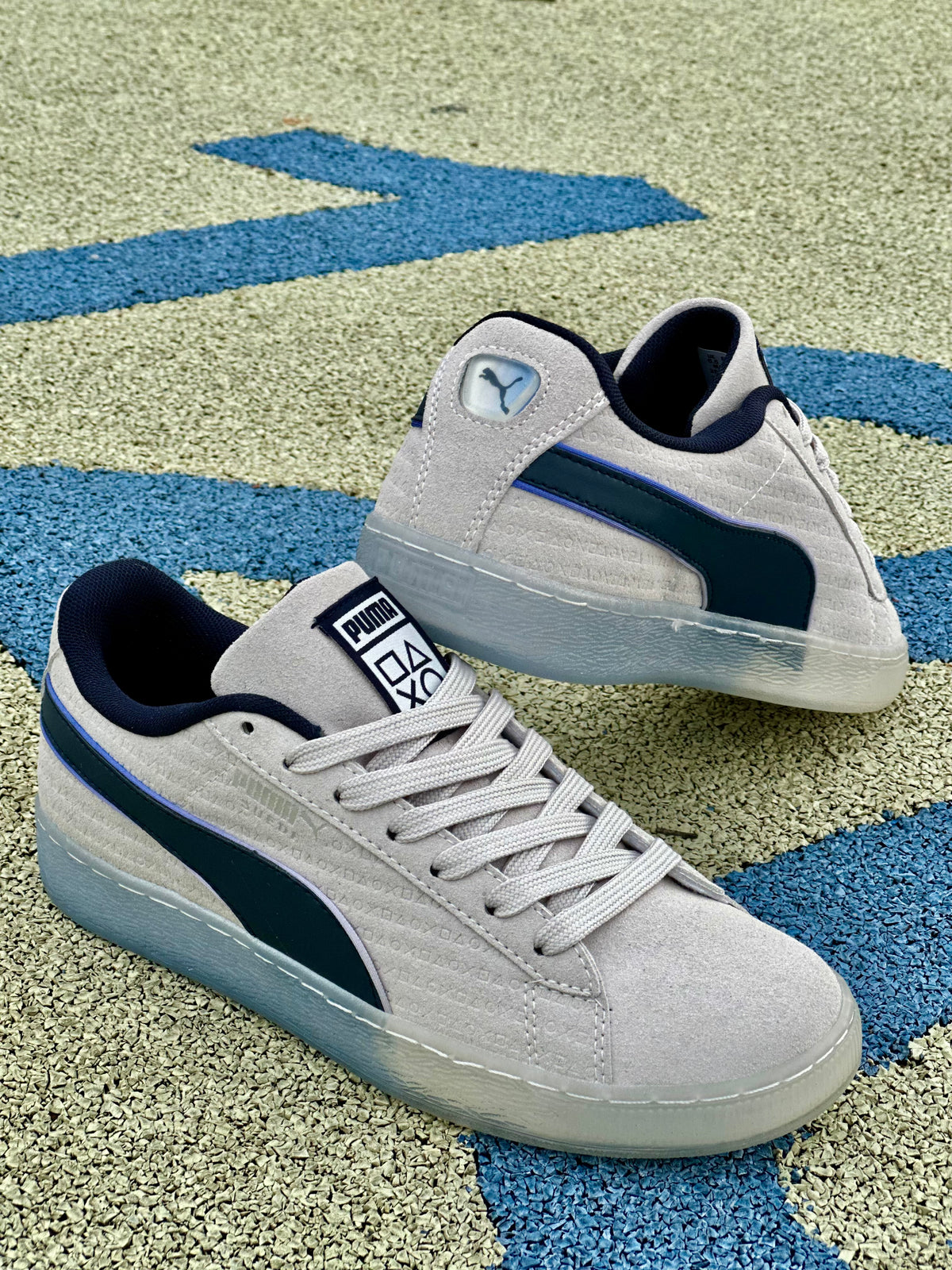 Puma Suede Playstation en gris hielo